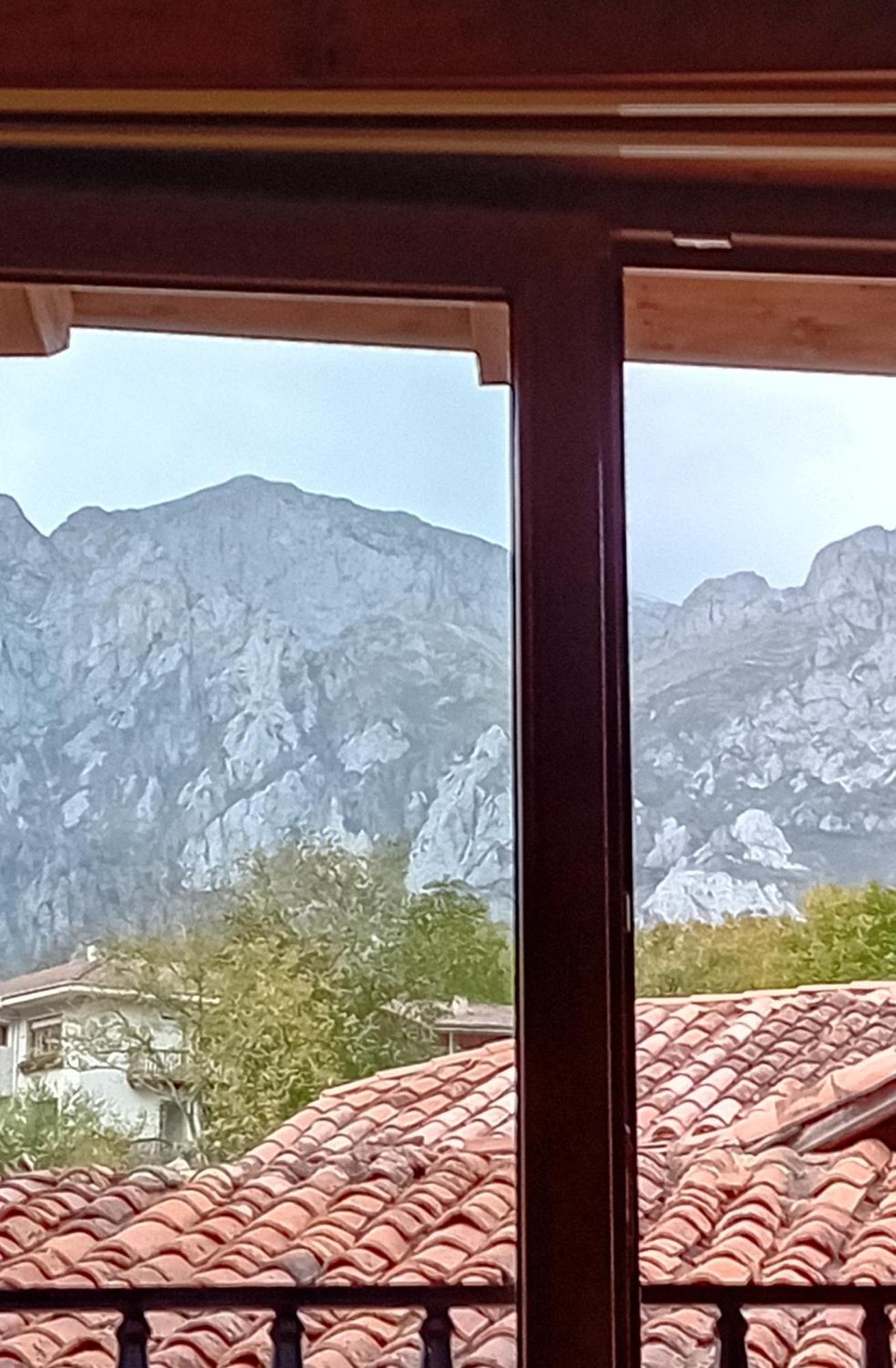 Picos De Europa Suites And Rooms Turieno المظهر الخارجي الصورة